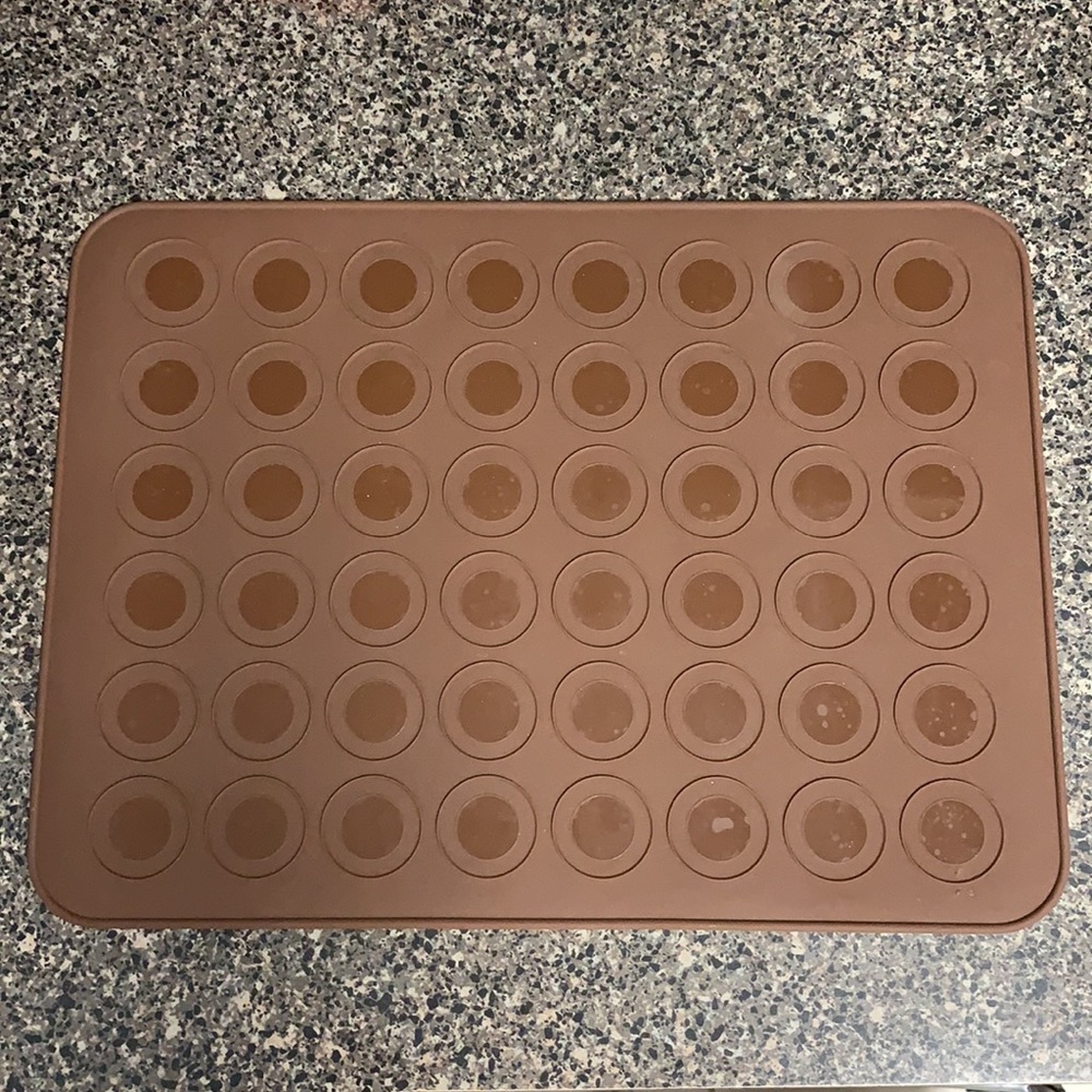 NWOT | Silicon Macaron Baking Mat